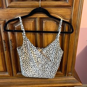 SHEIN Cropped Leopard Print Tank